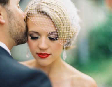 Why-You-Should-Hire-A-Wedding-Makeup-Artist-credit-to-weddingentire-e1394505805892
