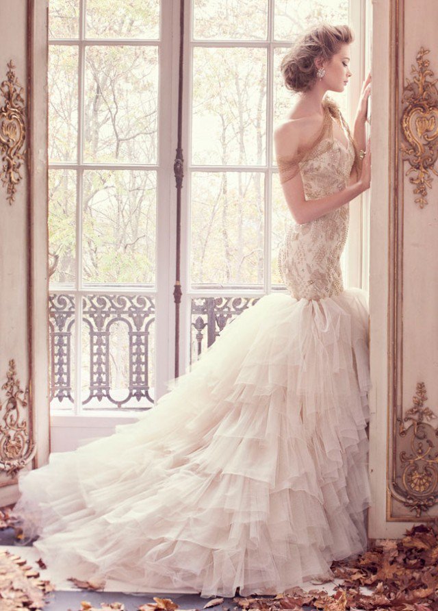 lazaro-bridal-tulle-fit-flare-gold-floral-beaded-embroidered-strapless-sweetheart-sparkle-organza-sweep-3509_zm-640x892
