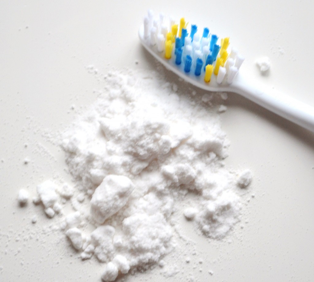 teeth whitener with baking soda